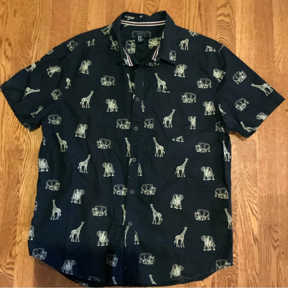 2 Men Shirt Animal Print Elephant Giraffe Rhino Size XL